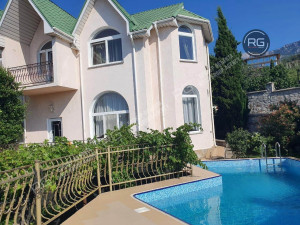 Миниатюра 1, 2-этажный коттедж, 151 м², 151 м², Крым Республика, Ялта г., д.2, к.г