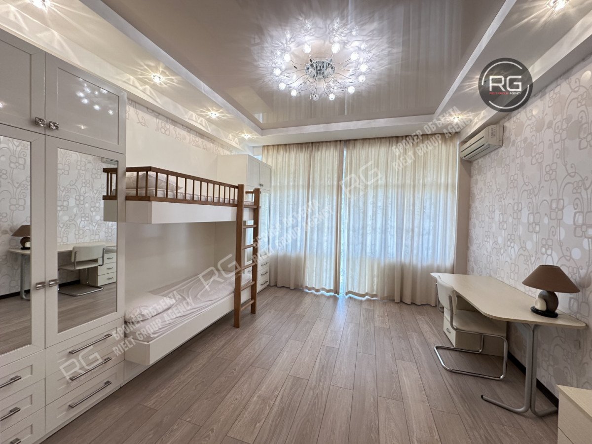 Фото 1, 3-к квартира, 106 м², Крым Республика, Ялта г., Ялтинская ул., д.16, литер Д