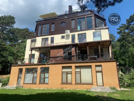 4-к. квартира, 97 м², 2/4 эт., 97 м², Крым Республика, Ялта г., Ливадия п.г.т., Лесная ул., д.21