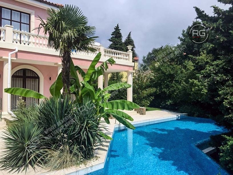 Фото 1, 5-к дом, 506 м², Крым Республика, Ялта г., Гурзуф п.г.т., Ялтинская ул., д.50а