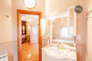 Миниатюра 12, 6-к дом, 250 м², Крым Республика, Ялта г., Никита п.г.т., Никитский спуск