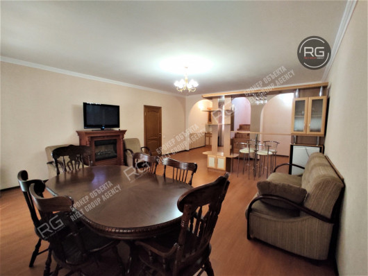 6-к дом, 300 м², Крым Республика, Ялта г., Отрадное п.г.т., Мориса Тореза ул., д.9