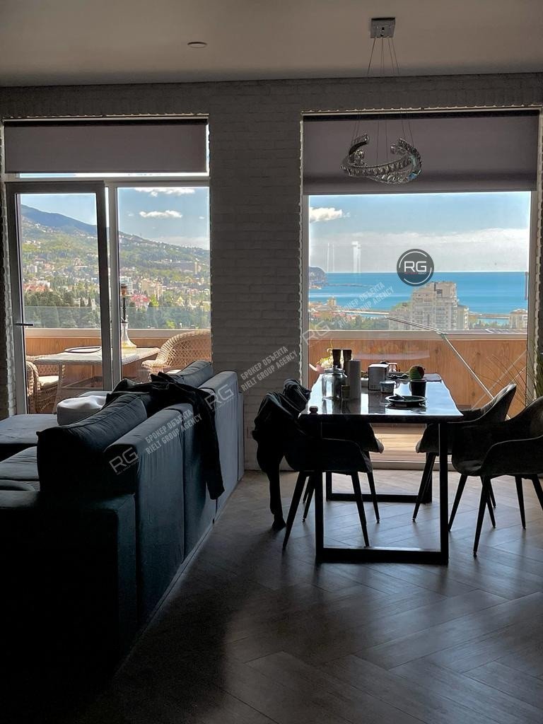 Фото 1, Дизайнерская квартира в центре Ялты, 83,5 м², Крым Республика, Ялта г., Соханя ул., д.16\1