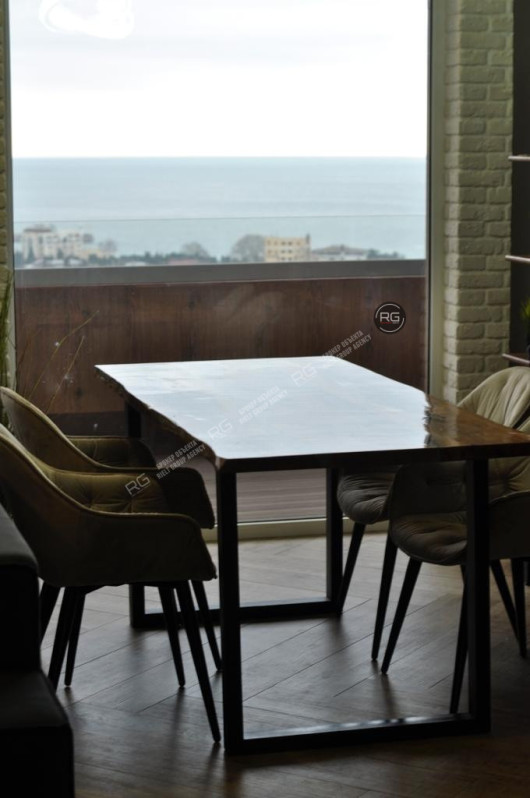 Дизайнерская квартира в центре Ялты, 83,5 м², Крым Республика, Ялта г., Соханя ул., д.16\1