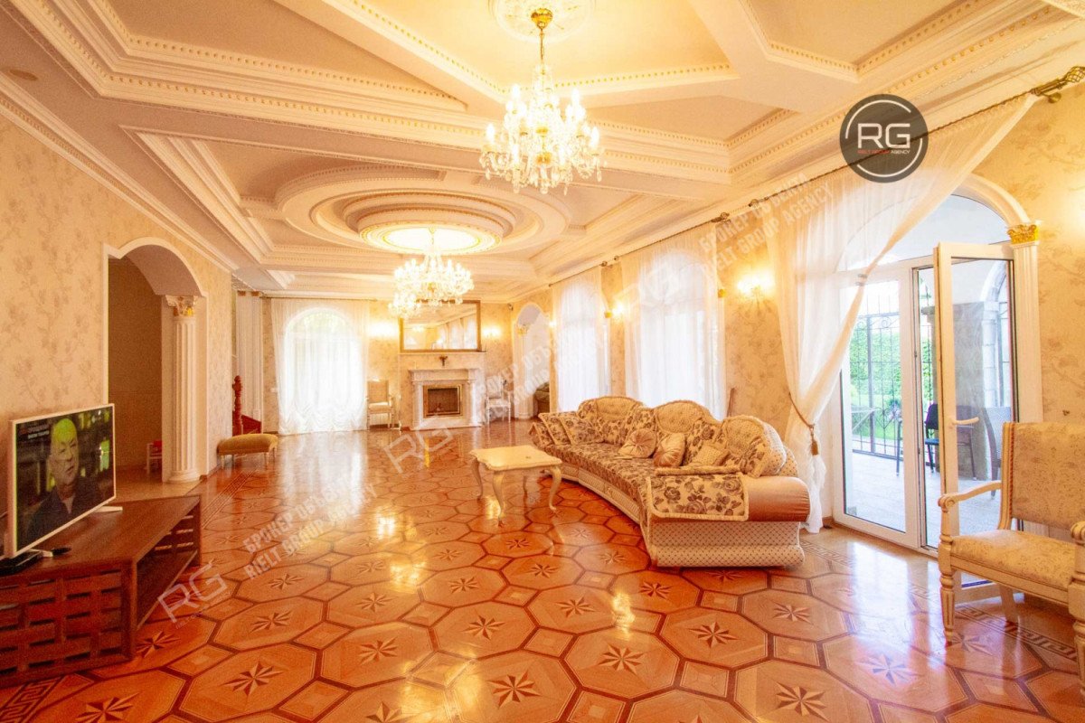 Миниатюра 4, Дом 300 м² на участке 9 сот., 300 м², Крым Республика, Ялта г., Гурзуф п.г.т., Галата ул.