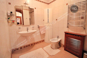 Миниатюра 17, Дом 617 м² на участке 9,8 сот., 617 м², Крым Республика, Ялта г., Павленко ул., д.10, к.а