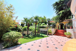 Миниатюра 21, Дом 617 м² на участке 9,8 сот., 617 м², Крым Республика, Ялта г., Павленко ул., д.10, к.а