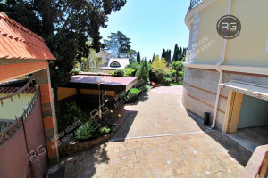 Миниатюра 30, Дом 617 м² на участке 9,8 сот., 617 м², Крым Республика, Ялта г., Павленко ул., д.10, к.а