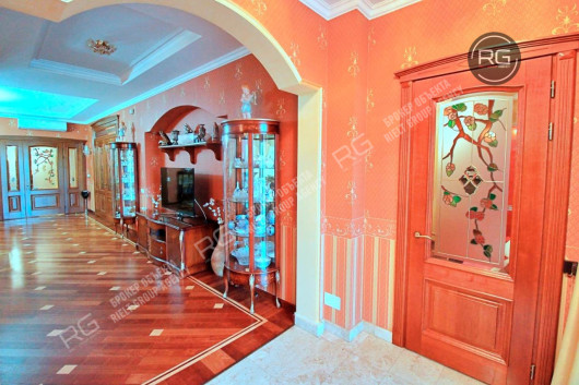 Дом 617 м² на участке 9,8 сот., 617 м², Крым Республика, Ялта г., Павленко ул., д.10, к.а