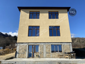 Миниатюра 1, Дом под отделку, 268 м², Крым Республика, Алушта г., Кипарисное с., Карасановская ул., д.10