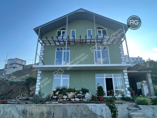 Дом под отделку в Ялте, 220 м², Крым Республика, Ялта г., Нижнедарсановская ул.