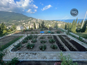 Миниатюра 4, Дом под отделку в Ялте, 220 м², Крым Республика, Ялта г., Нижнедарсановская ул.