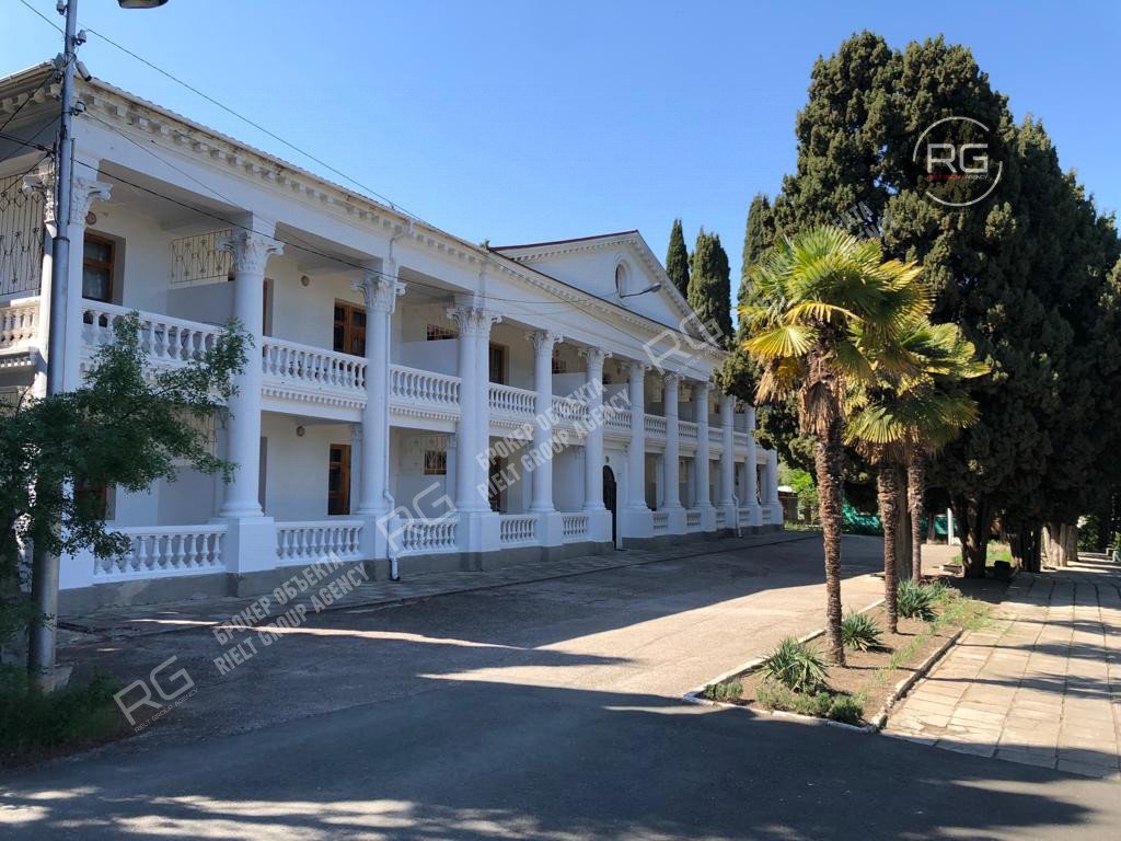 Фото 1, Готовый бизнес на берегу моря, 847,7 м², Крым Республика, Алушта г., Набережная ул.