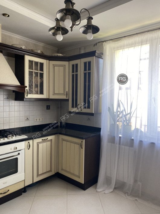 квартира с выходом в парк!, 70 м², Ленинградская область, Гатчинский район, Гатчина г., Чкалова ул., д.40