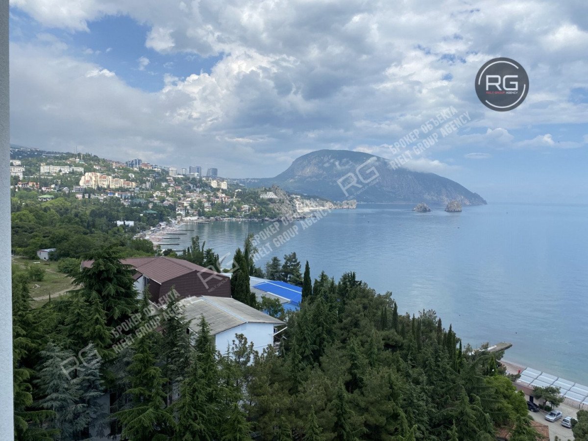 Фото 1, Квартира у моря в Гурзуфе, 117 м², Крым Республика, Ялта г., Гурзуф п.г.т., им А.С.Пушкина наб., д.5д