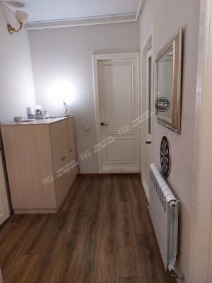 Миниатюра 3, Квартира в центре Ялты с двором, 58 м², Крым Республика, Ялта г., Кирова ул., д.36