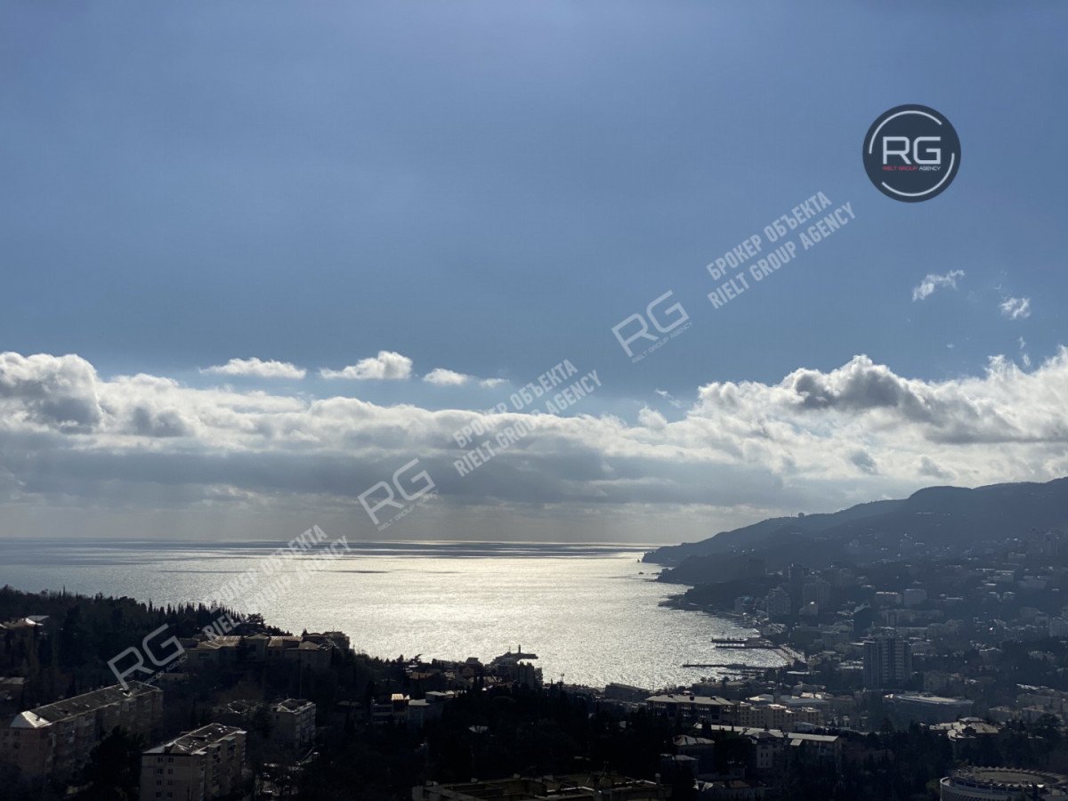 Фото 1, Квартира в Ялте, 152,6 м², Крым Республика, Ялта г., Свердлова ул., д.48а, к.6