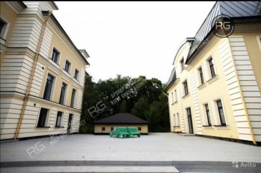 Особняк в Петергофе 2080 м2, 2 080 м², Санкт-Петербург, Петродворцовый район, Петергоф г., Петродворцовый, Собственный пр-кт., д.15