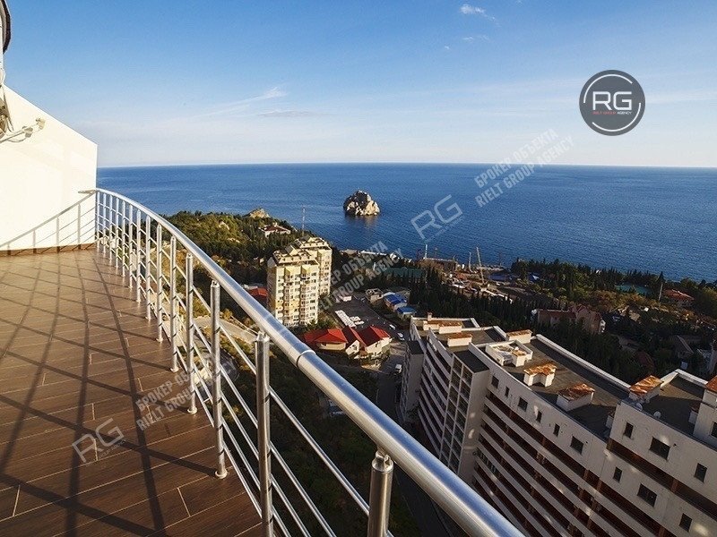Фото 1, Пентхаус в Гурзуфе, 250 м², Крым Республика, Ялта г., Гурзуф п.г.т., Строителей ул., д.3а