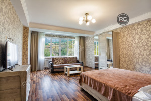 Миниатюра 12, Продажа 3-этажного дома в Ялте, 300 м², Крым Республика, Ялта г., Изобильная ул., д.15