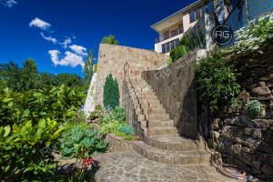 Миниатюра 23, Продажа 3-этажного дома в Ялте, 300 м², Крым Республика, Ялта г., Изобильная ул., д.15