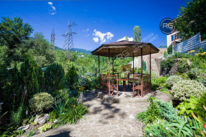 Миниатюра 24, Продажа 3-этажного дома в Ялте, 300 м², Крым Республика, Ялта г., Изобильная ул., д.15