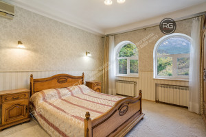 Миниатюра 10, Продажа 3-этажного дома в Ялте, 300 м², Крым Республика, Ялта г., Изобильная ул., д.15