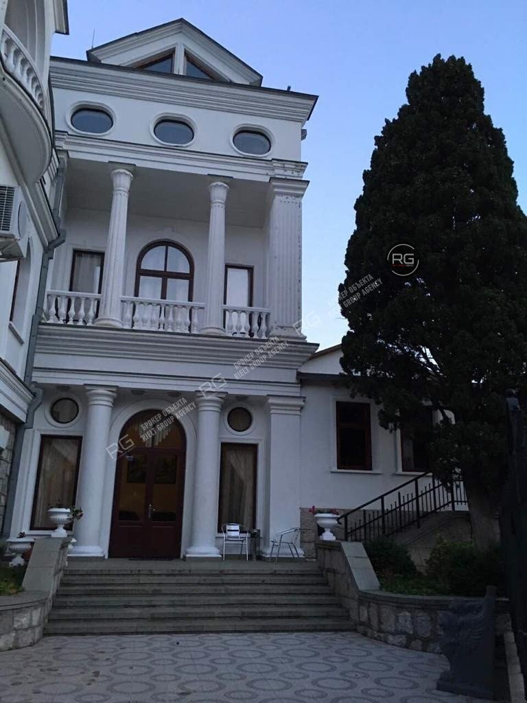 Фото 1, Продажа мини-отеля (13 номеров) в пгт. Кореиз., 512 м², Крым Республика, Ялта г., Кореиз п.г.т., Кореизское ш., д.2