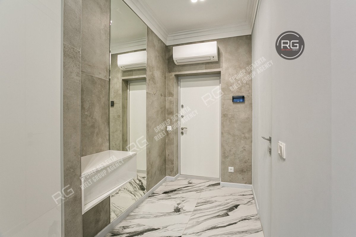 Миниатюра 2, Срочная продажа!, 58 м², Крым Республика, Ялта г., имени Гагарина парк., д.9