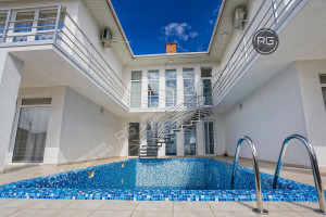 Миниатюра 2, Срочная продажа дома в Кореизе, 440 м², Крым Республика, Ялта г., 16 сентября ул., д.30