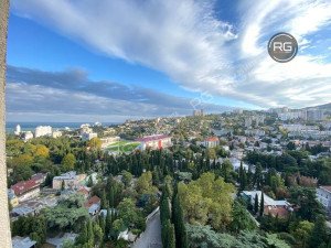 Миниатюра 1, Видовые апартаменты под отделку в Ялте, 95,8 м², Крым Республика, Ялта г., Ломоносова ул., д.25