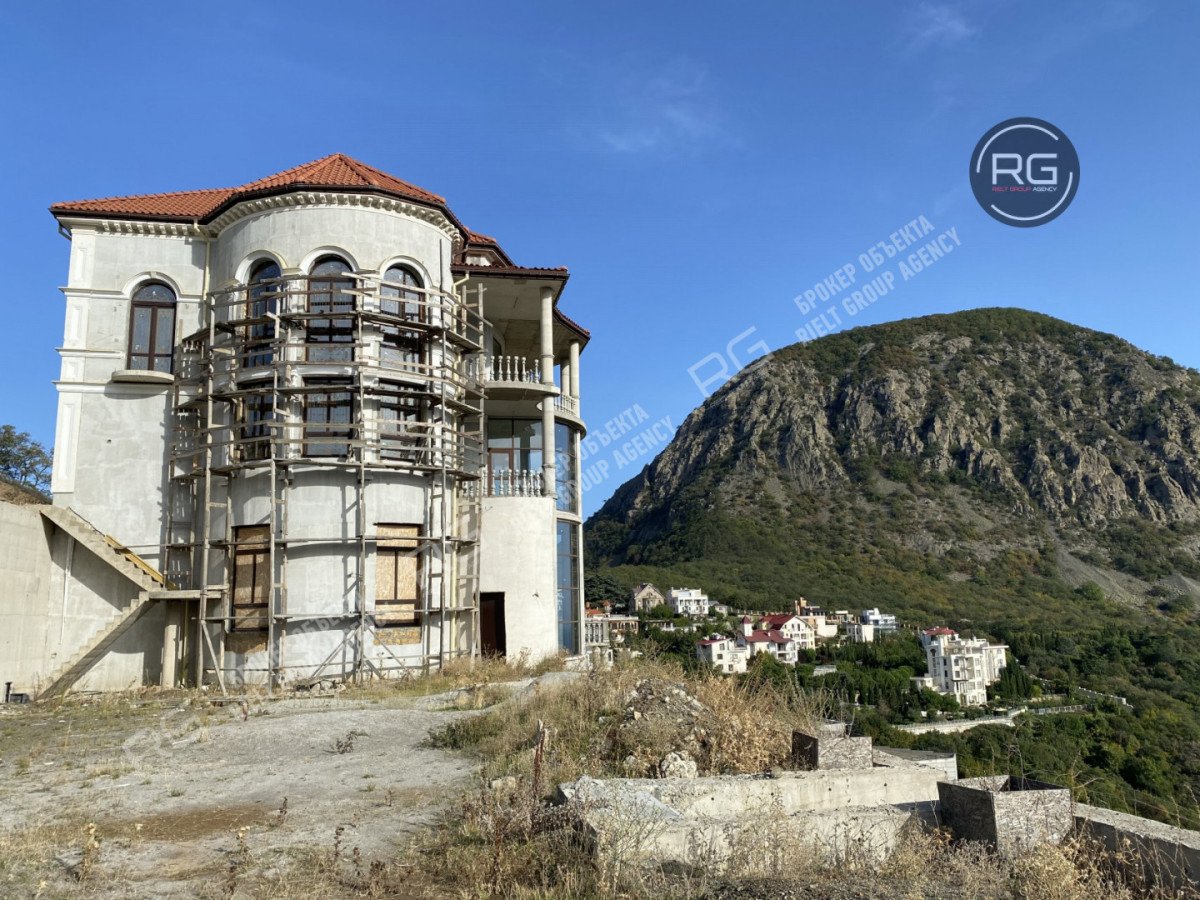 Фото 1, Вилла под отделку в Гурзуфе, 720 м², Крым Республика, Ялта г., Гурзуф п.г.т., А.Гайдара ул.