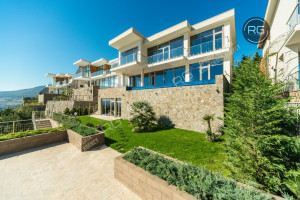 Миниатюра 2, Вилла Суук Су в Гурзуфе, 555 м², Крым Республика, Ялта г., Гурзуф п.г.т., Ленинградская ул.