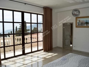 Миниатюра 10, Вилла в Гурзуфе, 506 м², Крым Республика, Ялта г., Гурзуф п.г.т., Ялтинская ул., д.50а