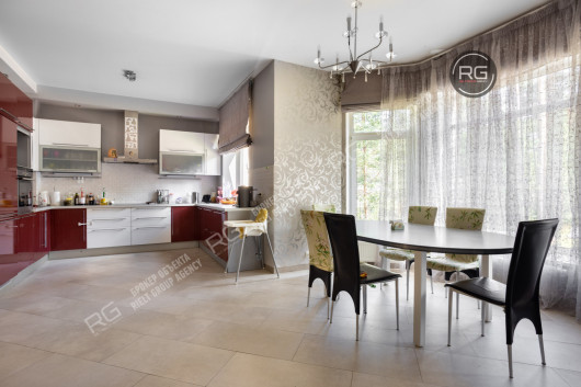 Загородный дом в сосновом лесу, 453 м², Ленинградская область, Всеволожский район, 34 км Приозерского шоссе тер., д.31